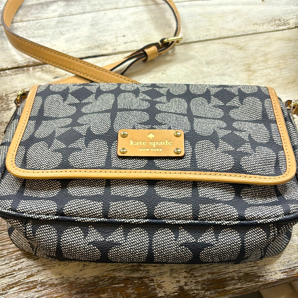 Kate Spade Navy And Cream Crossbody Spade Design Purse